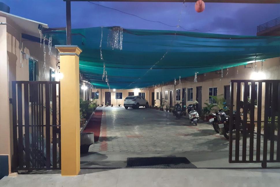 Sri Nandini Guest House Chikmagalūr Kültér fotó