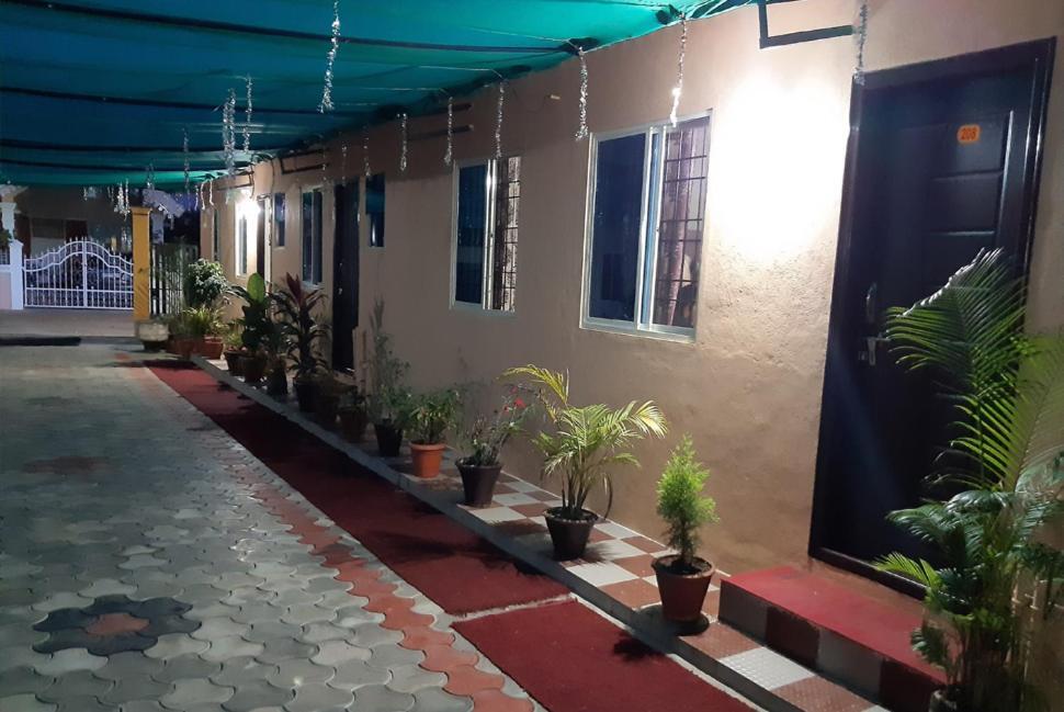 Sri Nandini Guest House Chikmagalūr Kültér fotó